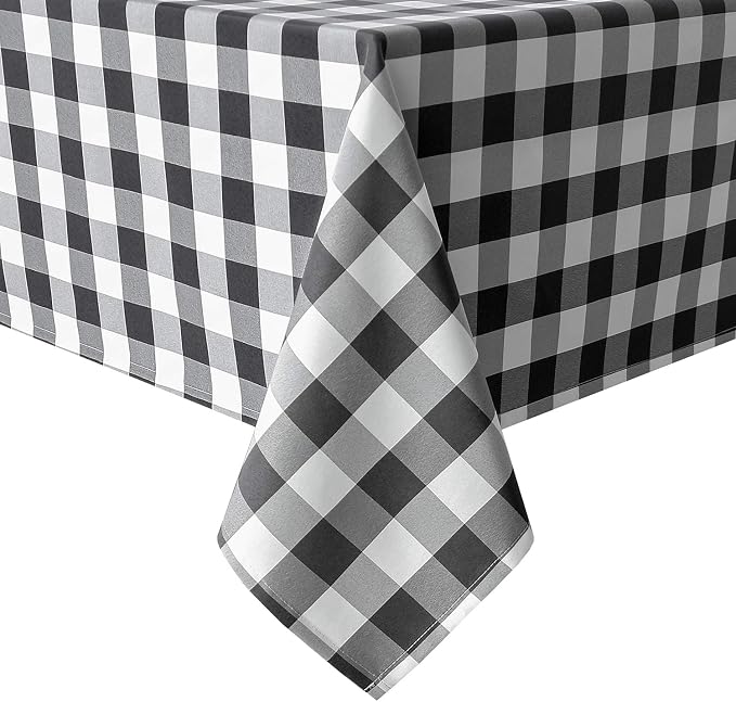 Checkered Rectangle Tablecloth by Hiasan